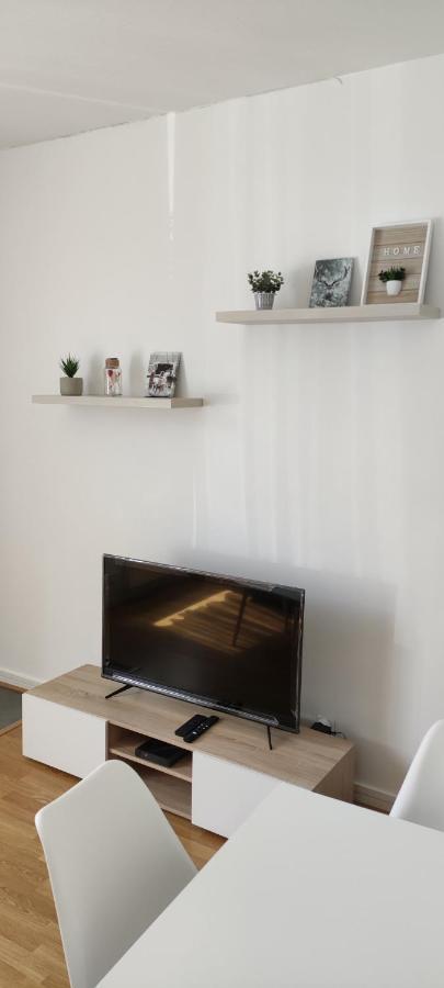 Le Barbatre Appartement Reims Buitenkant foto